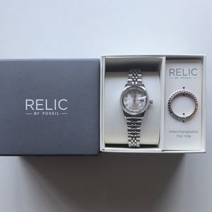 Brand new bracelet with interchangeable top ring